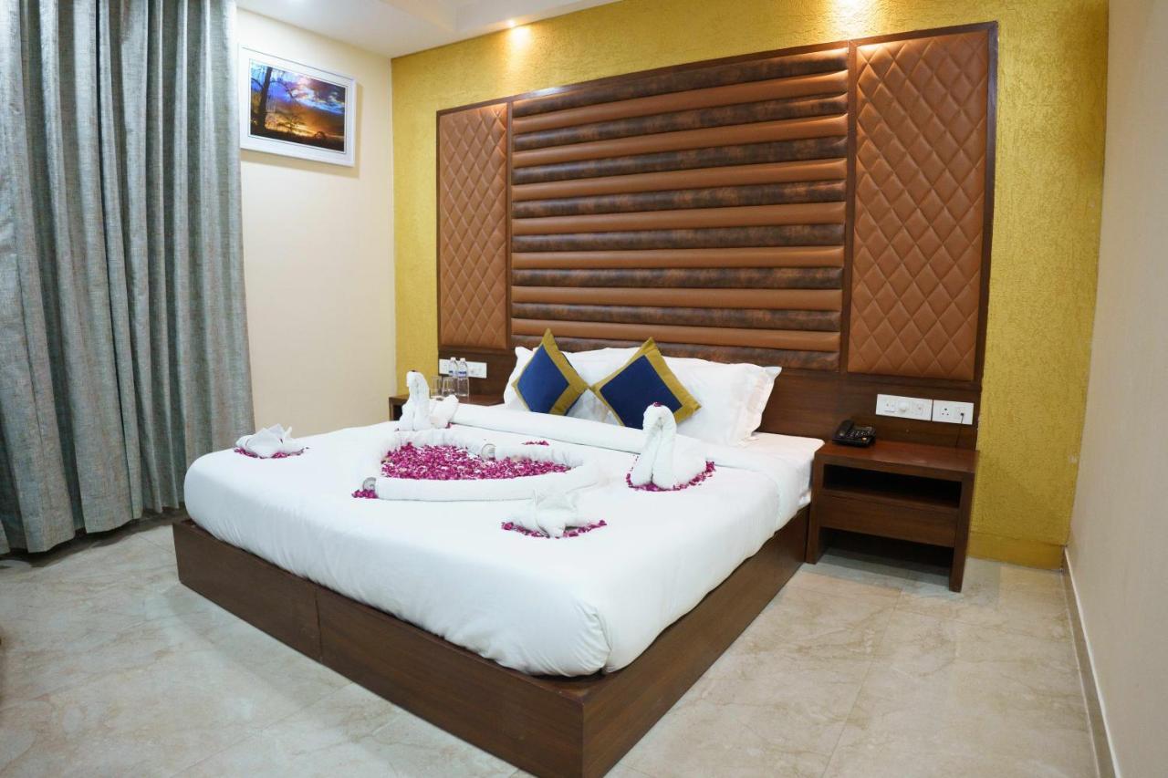 Hotel Vihaan Residency Zirakpur Екстериор снимка