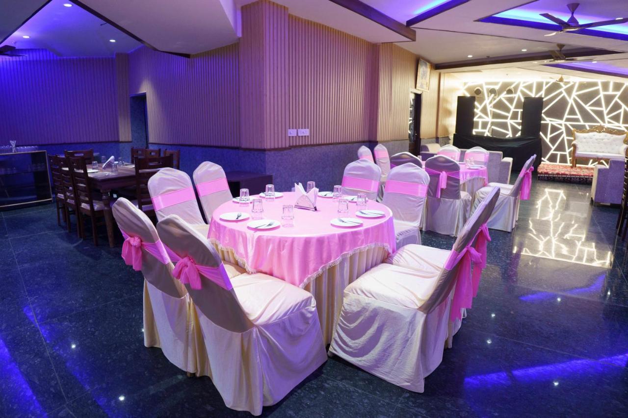 Hotel Vihaan Residency Zirakpur Екстериор снимка